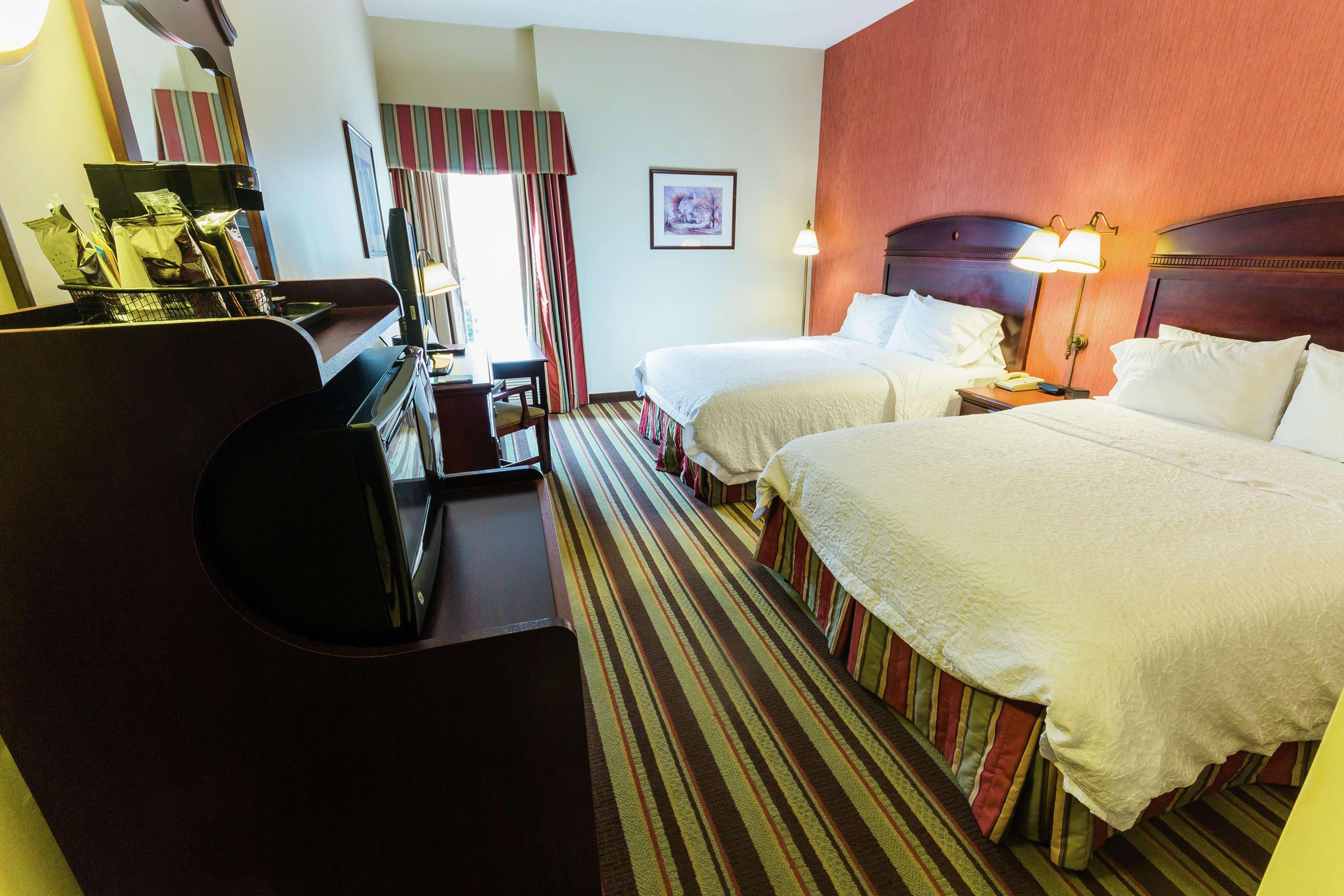 Hampton 3*