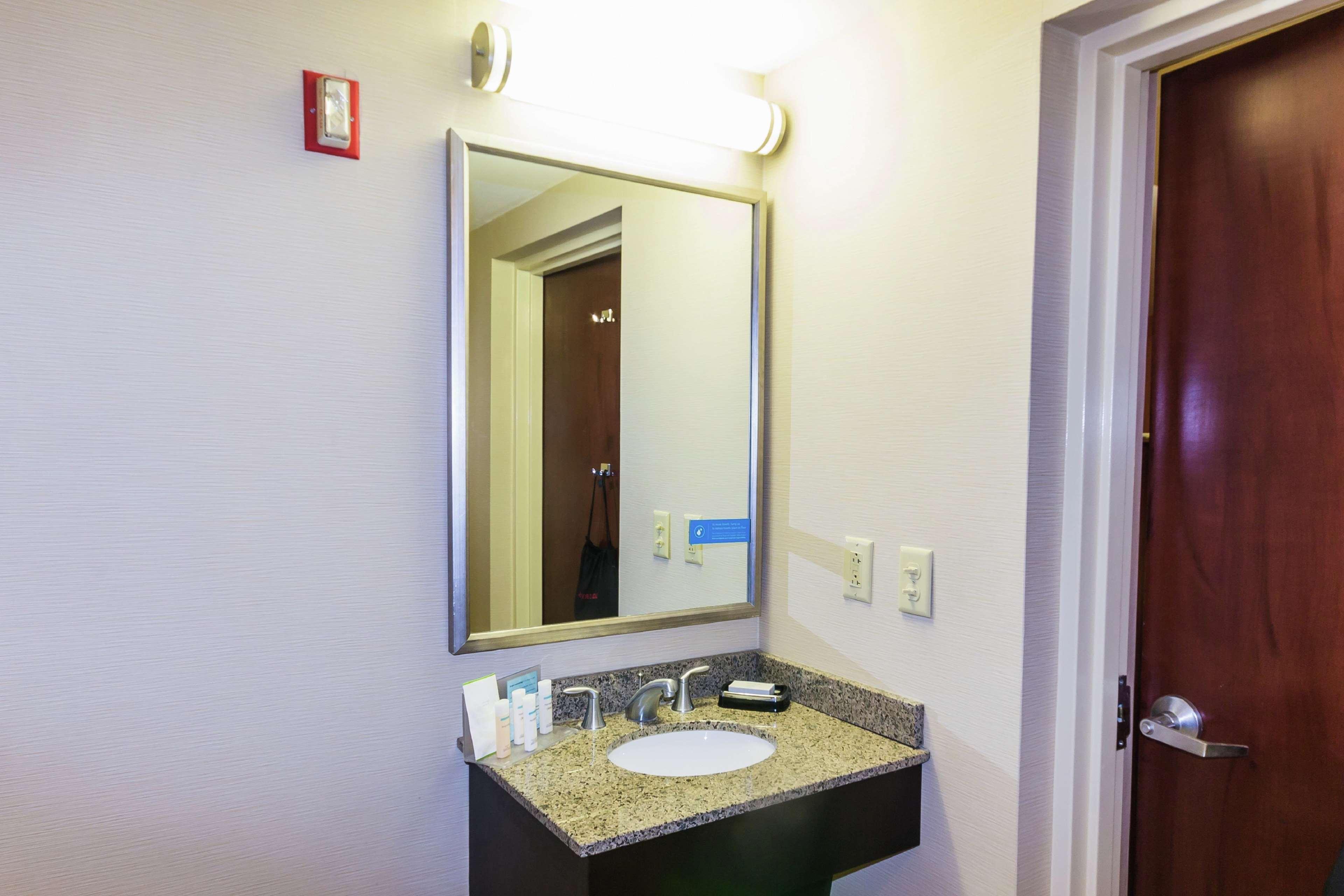 Hampton Hotel 3*