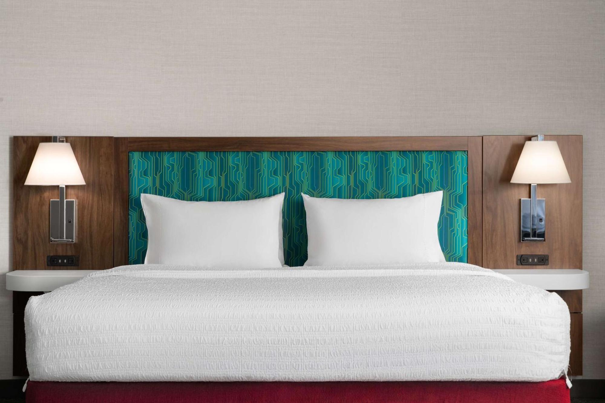 Hampton Hotel 3*